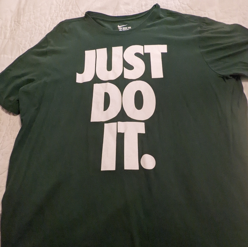 Tee shirt
